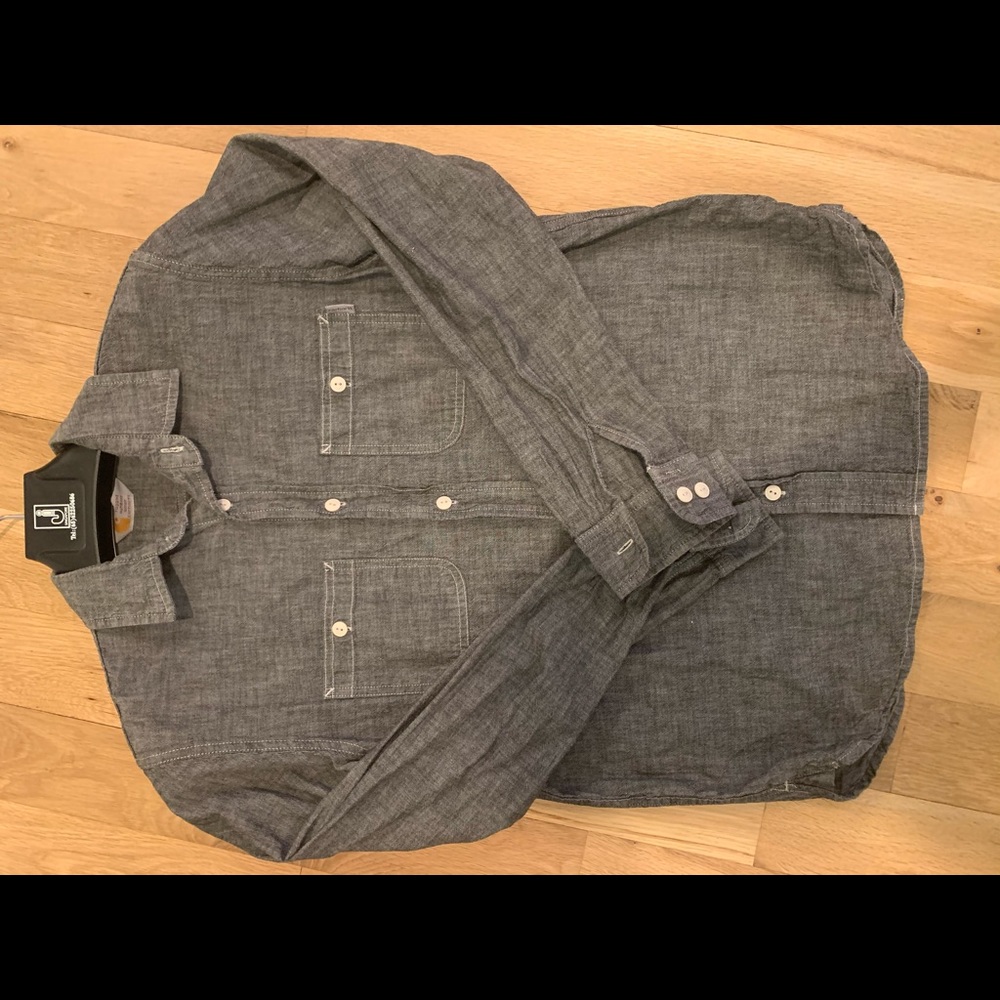 Carhartt Rugged Wear Men’s medium shirt